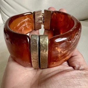 Marbled Butterscotch Lucite and Gold Trim Hinged Cuff Bracelet - Picture 1 of 9