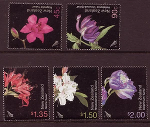 JUEGO DE 5 FLORES DE JARDÍN DE NUEVA ZELAND 2004 SIN MONTAR COMO NUEVAS - Imagen 1 de 1