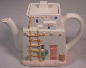 Pueblo Hut hand-crafted by FICI teapot - Picture 1 of 1