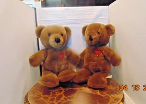 Menge 2 Vintage 1983 Dakin Baby Things brauner Teddybär rotes Herz Stofftier Plüsch 14 Zoll - Bild 1 von 8