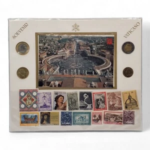 Juego de recuerdo de postales, estampillas y monedas vintage de la Ciudad del Vaticano - Imagen 1 de 7