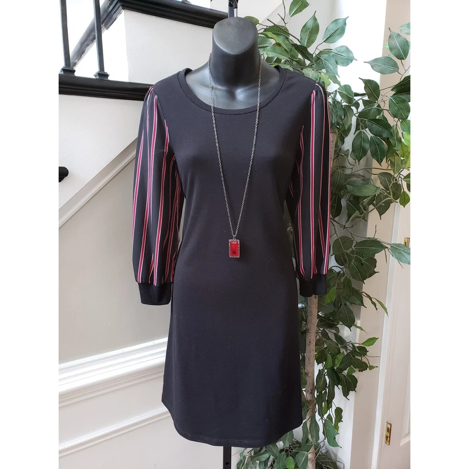 Vestido recto Luxology hasta la rodilla para mujer pequeño negro a rayas algodón cuello redondo Foto 1 de 4