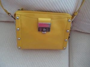 Neu mit Etikett Marc by Marc Jacobs hübsche/moderne gelbe Umhängetasche - M0007614 - 398 $ - Bild 1 von 12