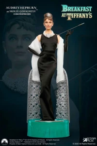 STAR ACE BREAKFAST AT TIFFANY'S HOLLY GOLIGHTLY DELUXE 1/4 STATUE AUDREY HEPBURN - Picture 1 of 11