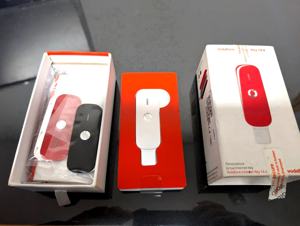 Vintage Vodafone Internet Key HUAWEI K3806 3G 14.4 Mbs Chiavetta Modem USB - Immagine 1 di 3