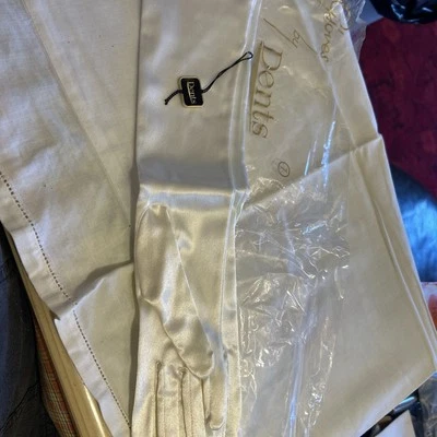 Luvas de ópera tamanho único amassadas marfim cetim sobre o cotovelo noite longa nova com etiquetas - Imagem 1 de 4