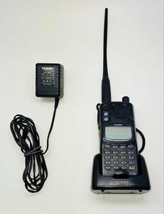 Yaesu Ft-51ND Podwójny nadajnik-odbiornik Radio ręczne Vhf Uhf Przenośna komunikacja - Zdjęcie 1 z 8