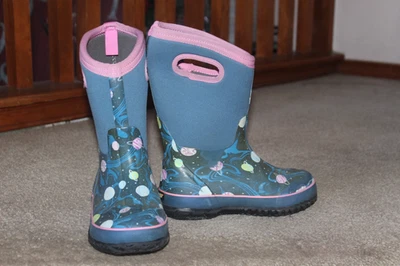 BOGS K CLSC 行星防水靴,尺寸 Youth 2 — 第 1/4 张图片