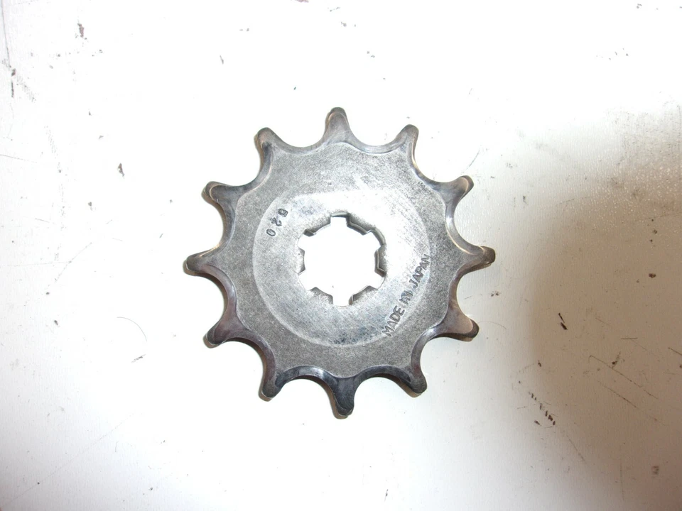 Piñón de transmisión 1975 Suzuki TS185 Foto 1 de 4