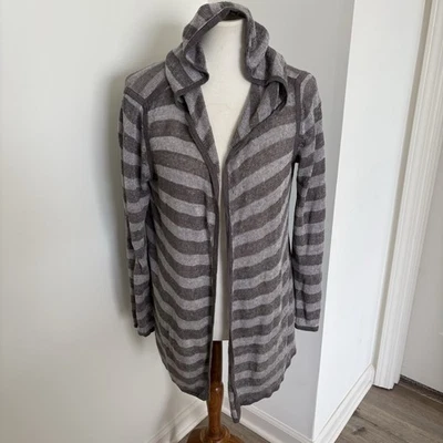 Cardigã feminino Eileen Fisher linho orgânico com capuz linha A tamanho médio listra cinza - Imagem 1 de 4