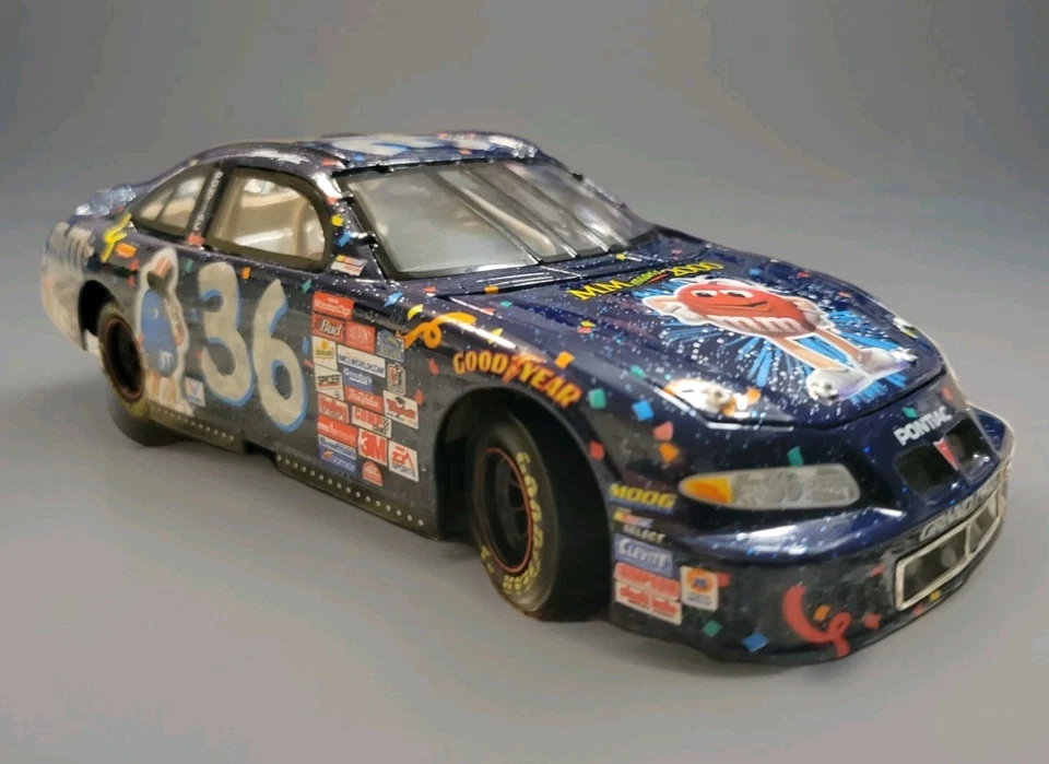 NASCAR!! Action Racing 1/24 #36 M&M Millennium Farewell Salute to Ernie Irvan!! Foto 1 de 4