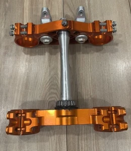 2018 450 SX-F Factory Edition ktm triple clamp - Picture 1 of 8