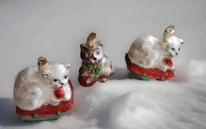 De Colección Vidrio Soplado Gatito Gatito en Almohada Adorno de Navidad Polonia Juego de 3 - Imagen 1 de 6