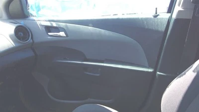 2015 Chevy Sonic Front Passenger Right RH Door Trim Panel in Black & Gray Foto 1 de 4