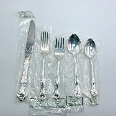 Reed & Barton Elite COTTAGE ROSE Plateado 5 Piezas Cubiertos de Colocación Nuevo en Paquete Foto 1 de 4