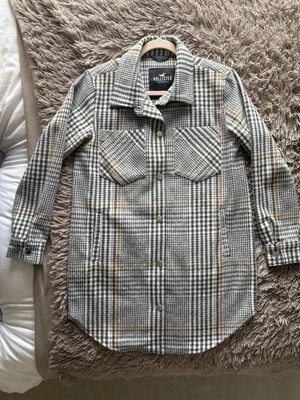 Hollister Grey And Beige Check Plaid Jacket Shacket Size Small - Image 1 of 4