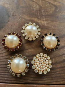Vintage 1950’s Gold Tone Button Covers Set Of 5 Faux Pearl Rhinestones - Picture 1 of 11