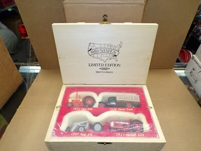 VINTAGE ERTL MID-STATES DIST.  FARM TRACTOR SET LTD. EDITION #2570 - 1988 - NOS - Image 1 of 3