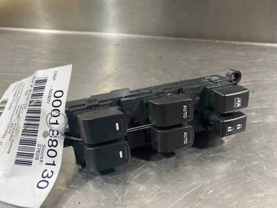 Interruptor de puerta delantero 10 11 12 13 SUZUKI KIZASHI Foto 1 de 2