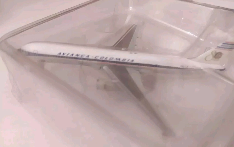 Herpa Wings 1:500 Avianca Colombia Boeing 757 200 NG - No Box - New - Immagine 1 di 4