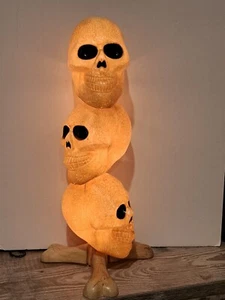 Seltene Vintage stapelbare Schädel Halloween Dekor 18 Zoll hoch beleuchtet und gruselig mit Box - Bild 1 von 6