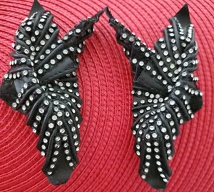 Riesiges Paar schwarze gepflasterte Strass-OHRRINGE zum Anklipsen, 4 Zoll Party Spaß - Bild 1 von 11