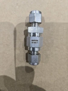 Swagelok SS-CHS4-1 1/4 Tube 316 Stainless 6000 Psi Poppet Check Valve - Picture 1 of 2