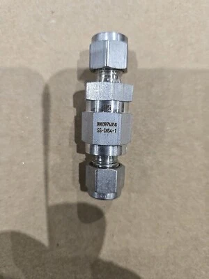 Swagelok SS-CHS4-1 1/4 Tube 316 Stainless 6000 Psi Poppet Check Valve   - Image 1 of 2