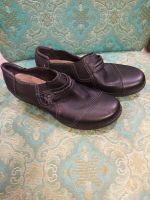 Zapato pantalón plano sin cordones de cuero negro CLARKS Cheyn Madi para dama. ¡¡ABUELAS!!! Foto 1 de 4