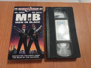 Men In Black (VHS 1997) Tommy Lee Jones, Will Smith - Picture 1 of 7