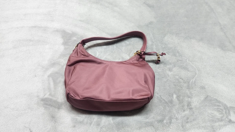 Bolsa de ombro Victoria's Secret VS Icon pequena roxa vapor náilon nova com etiquetas - Imagem 1 de 4