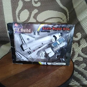 InAir E-Z Build Model Kit - Space Shuttle Neu Open Box - Bild 1 von 7