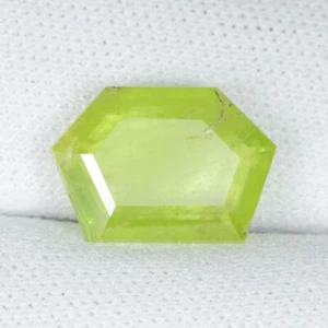 3.41 Cts Amazing Luster Multi Sparkling Natural Sphene Fancy Cut....!!!!!! - Picture 1 of 2