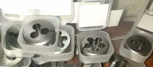 7 HSS HSS split screw adjustable die buttons BSF 1/4 5/16 3/8 7/16 1/2 9/16 5/8" - Bild 1 von 1