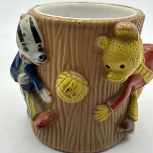 Vintage Rupert Bear Egg Cup - Beaverbrook Newspaper Ltd 1972 Plastic - Picture 1 of 9