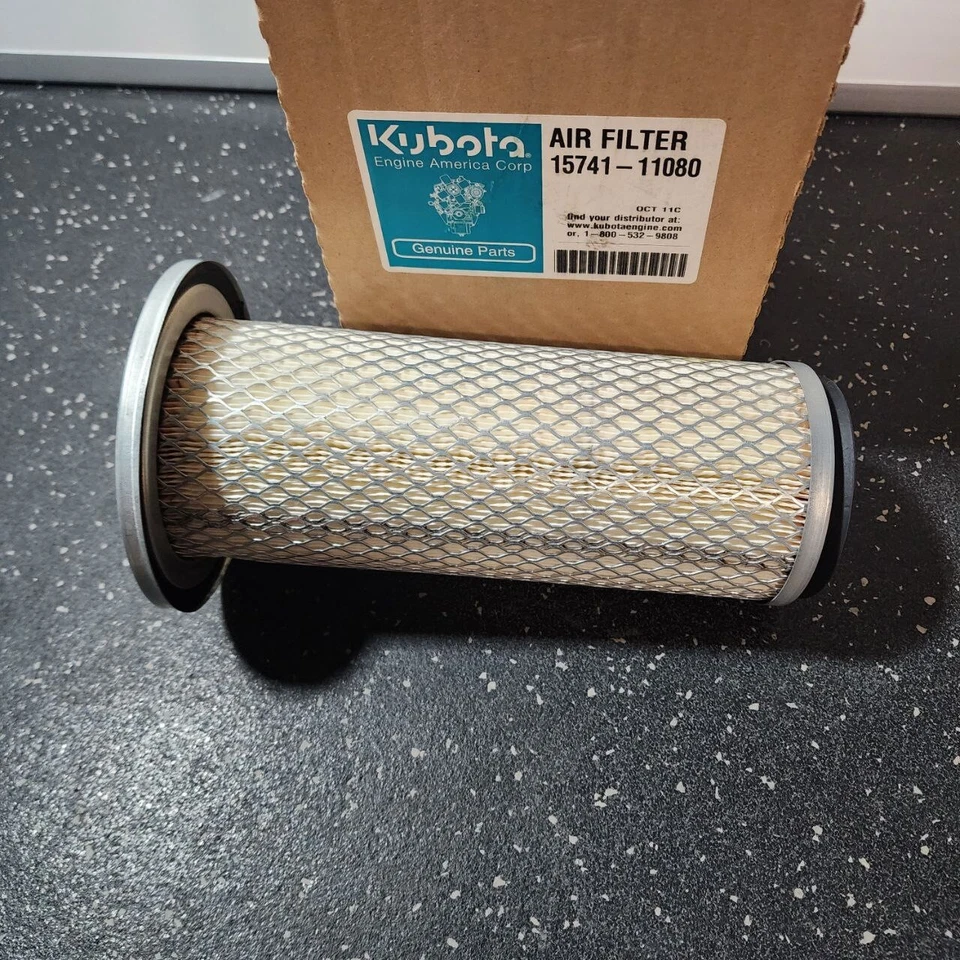 NEW GENUINE KUBOTA AIR FILTER 15741-11080 - Image 1 of 4