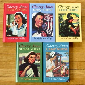 Lot 5 CHERRY AMES Books Helen Wells Camp Student Chief Senior 2005 Lk New L2 - Foto 1 di 2