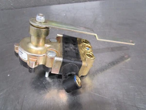 New (missing rings) Haldex 7" PR Plus Height Control Valve for Volvo 90555353 - Picture 1 of 3