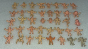 Lotto di 40 figurine Kinnikuman vintage morbide SPEDIZIONE GRATUITA - Foto 1 di 11