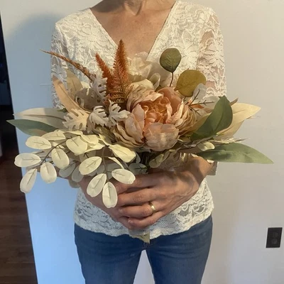 Ramo de boda nupcial económico hecho a mano flores sintéticas blanco rosa naranja Foto 1 de 4