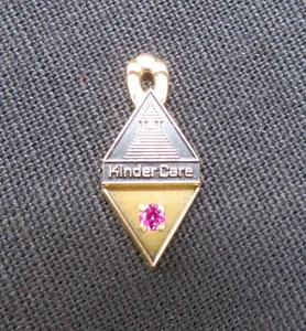 Vintage KinderCare 10k Gold Filled Charm Pendant Employee Service Kinder Care - Picture 1 of 3