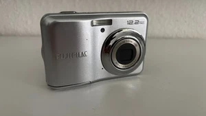 Fujifilm FinePix A220 Digitalkamera 12.2 MP  3fach opt. Zoom Silber Selten - Bild 1 von 4