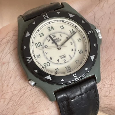 Hombre Timex Indiglo Militar Brújula Reloj Brújula Bisel Reloj de Campo Cuarzo  Foto 1 de 4