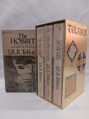 The Lord of the Rings + Hobbit Gold Foil Box Set JRR Tolkien PB Slipcase 1976  B - Image 1 of 4