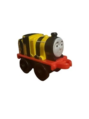 Thomas & Friends Minis Train Bumble Bee James 2014 Collectible James J30D - Image 1 of 4