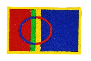 FLAGGENAUFNÄHER AUFNÄHER SAMI FINNLAND - SCHWEDEN für RUCKSACK AUFBÜGELN BESTICKT - Bild 1 von 1