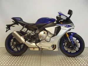 Yamaha R1 - Picture 1 of 6