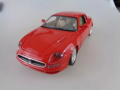 Bburago Maserati 3200 GT 1998 1:18 Rot (7667) - Bild 1 von 4