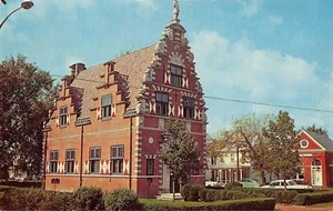 Lewes Delaware~Zwaanendael House~Hoorn Holland Town Hall~1950s Cars~Postcard - Bild 1 von 2