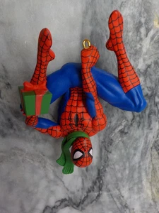 Hallmark Marvel Spider-Man Christbaumschmuck 2015 Spidey's Holiday Spirit - Bild 1 von 7